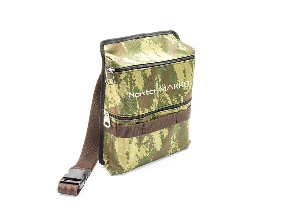 Nokta Makro Advantage Package with Pulsedive Pinpointer, Premium Digger, Leg Holster, Camo Finds Pouch, and Black Cap