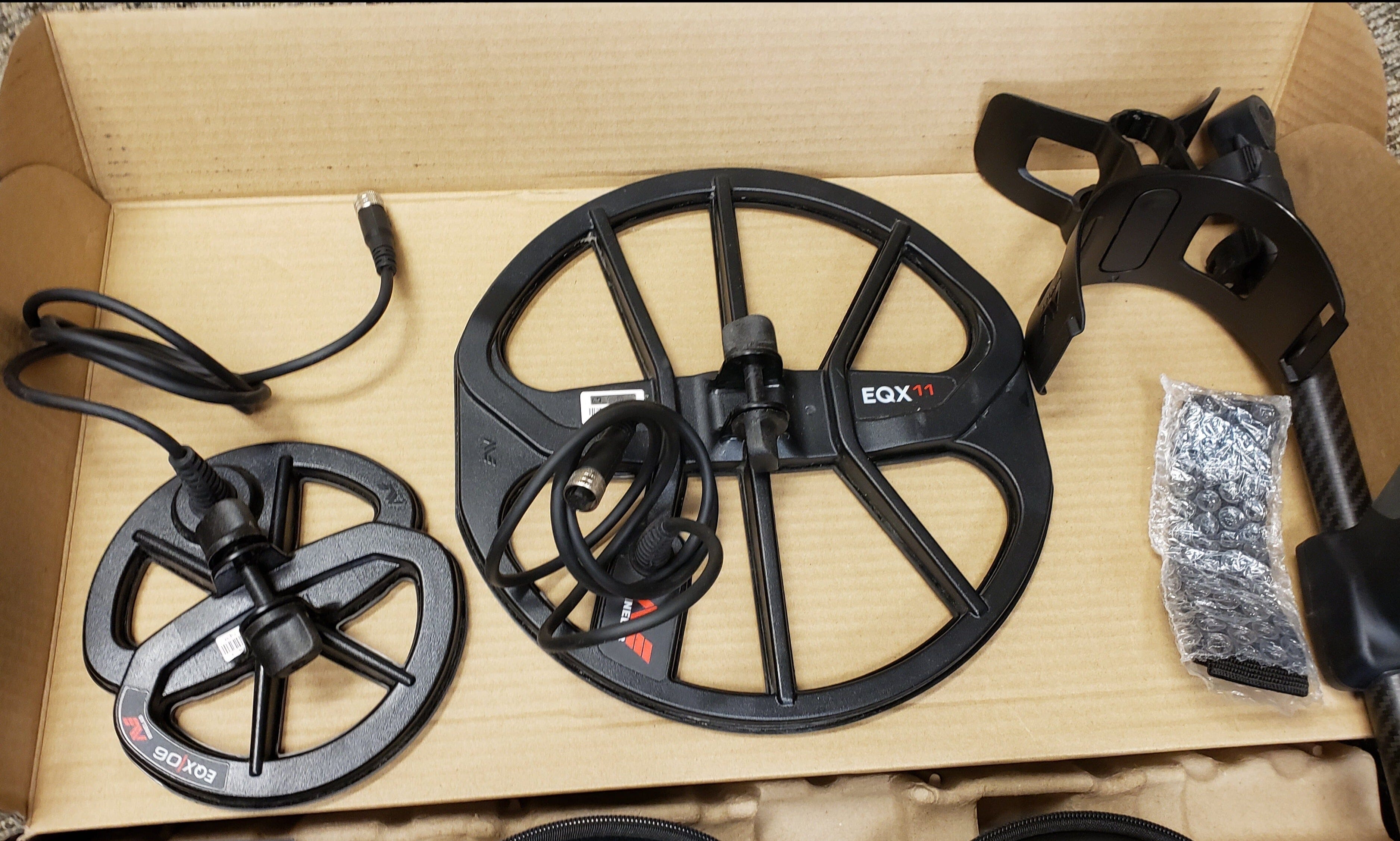 Returned, Factory Refurbished Minelab Equinox 900 - Includes Two Coils, Wireless Headphones