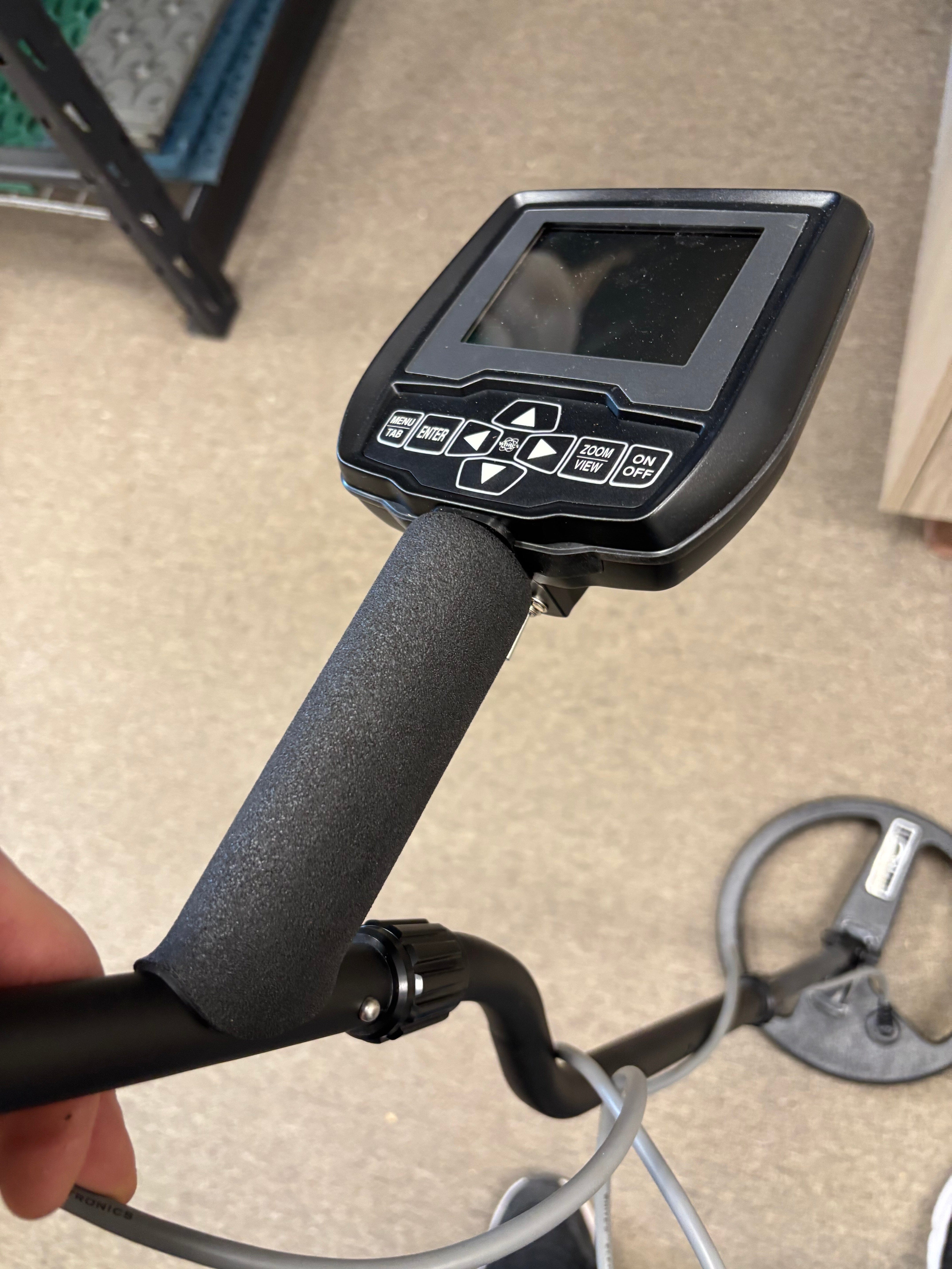 Used Whites Spectra V3I Metal Detector - Like New!