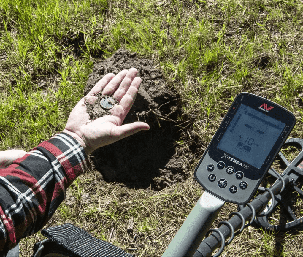 Minelab X-Terra Pro Metal Detector with ML85 Wireless Headphones and Pro-Find 40